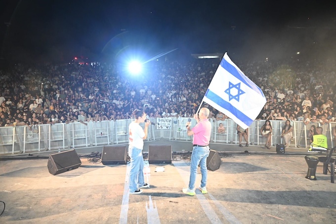 עפולה: אלפים הגיעו למופעי פתיחת הקיץ 